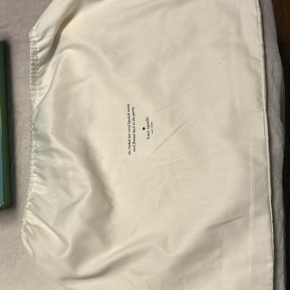 Kate Spade tote - in box - Picture 11 of 16